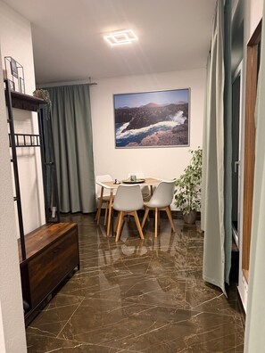 Dining - Wine town (Weinstadt)