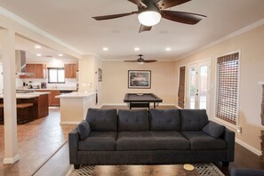 TV connectée, cheminée