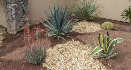 Tranquil Resort-Pool & 5 hole putting green