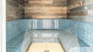 Unclassified image, 2 of 28, button - Countryside Granary cottage with access to indoor pool, sauna & steam room  (Shaw)