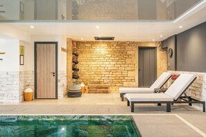 Indoor pool, a heated pool - Countryside Granary cottage with access to indoor pool, sauna & steam room  (Shaw)