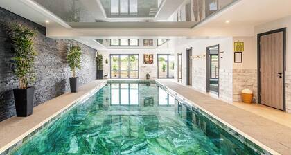 Countryside Granary cottage with access to indoor pool, sauna & steam room