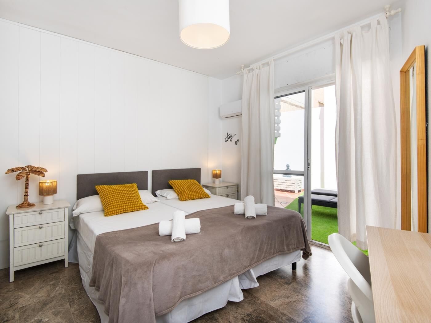 4 slaapkamers, een strijkplank/strijkijzer, wifi, beddengoed