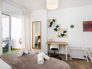 4 habitaciones, tabla de planchar con plancha, wifi y ropa de cama