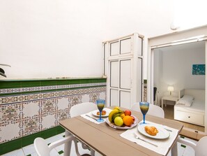 屋外ダイニングエリア