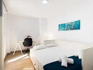 4 Schlafzimmer, Bügeleisen/Bügelbrett, Internetzugang, Bettwäsche