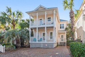 Exterior - Blue Mountain, Steps to Pool, Beach, Restaurants & Shops, FREE Bikes! `Hartfelt` (Santa Rosa Beach)