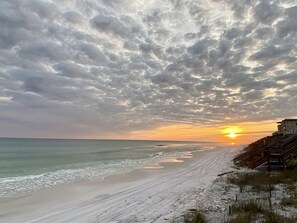 Beach nearby - Blue Mountain, Steps to Pool, Beach, Restaurants & Shops, FREE Bikes! `Hartfelt` (Santa Rosa Beach)