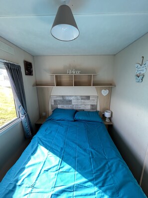 3 bedrooms, desk, iron/ironing board, WiFi