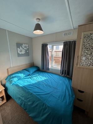 3 bedrooms, desk, iron/ironing board, WiFi