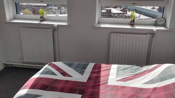 2 soverom, strykejern/-brett, wi-fi (inkludert) og sengetøy