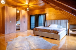 4 bedrooms, bed sheets