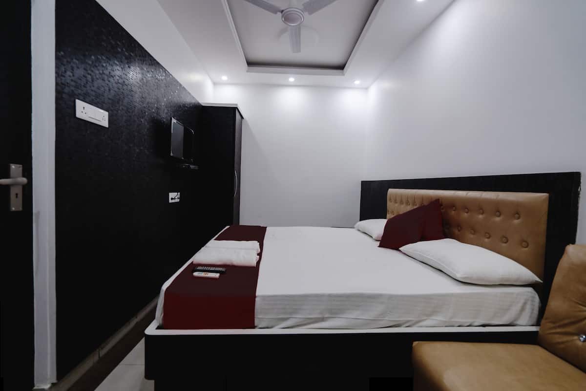 Kamar Klasik | Busa memori, ruang kerja ramah laptop, Wi-Fi gratis, dan seprai linen