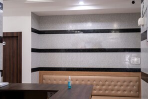 Reception - Nova Inn (Gorakhpur)