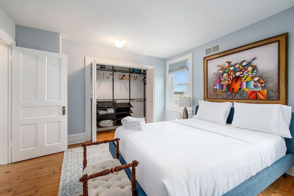 Shadyside GEM Parking Patio Pittsburgh Vrbo