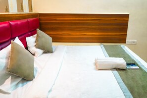 Deluxe Double Room | Free WiFi, bed sheets - Hotel Quadis Noida Sector 15 (Noida)