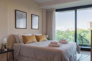 3 habitaciones, escritorio, tabla de planchar con plancha y wifi 