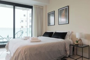 3 bedrooms, desk, iron/ironing board, WiFi