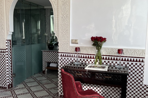 Panorama suite | Luxe beddengoed, donzen dekbedden, gratis wifi, individueel gedecoreerd