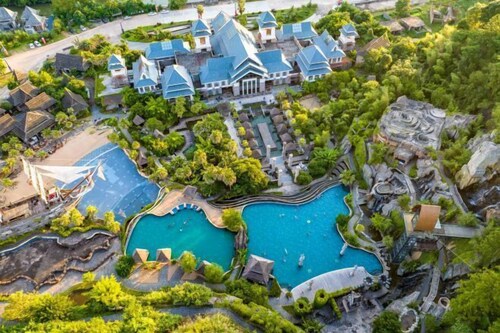 Tianfang Yuetan Hot Spring Resort