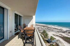 Outdoor dining - Beach Baby 808/ Beachfront Beauty/ The Beach Club (Gulf Shores)