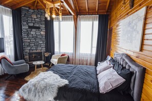 Panoramic Room