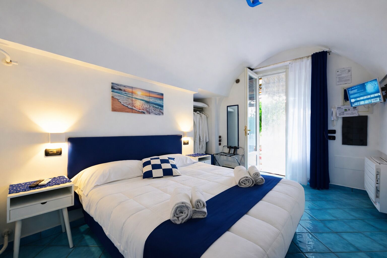 Superior Apartment | Premium bedding, down comforters, memory foam beds