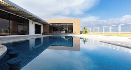 Incredible villa with 6 bdr ensuite 🏡 😎/ Private pool and near the beach 👙 🌊 🌴