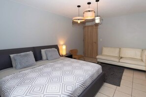 6 chambres, bureau, lit parapluie, Wi-Fi gratuit