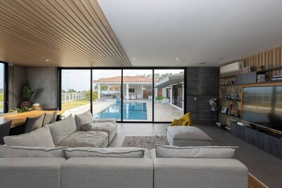Incredible villa with 6 bdr ensuite 🏡 😎/ Private pool and near the beach 👙 🌊 🌴 