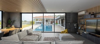Incredible villa with 6 bdr ensuite 🏡 😎/ Private pool and near the beach 👙 🌊 🌴
