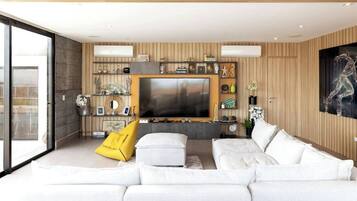 TV connectée, espaces bureaux