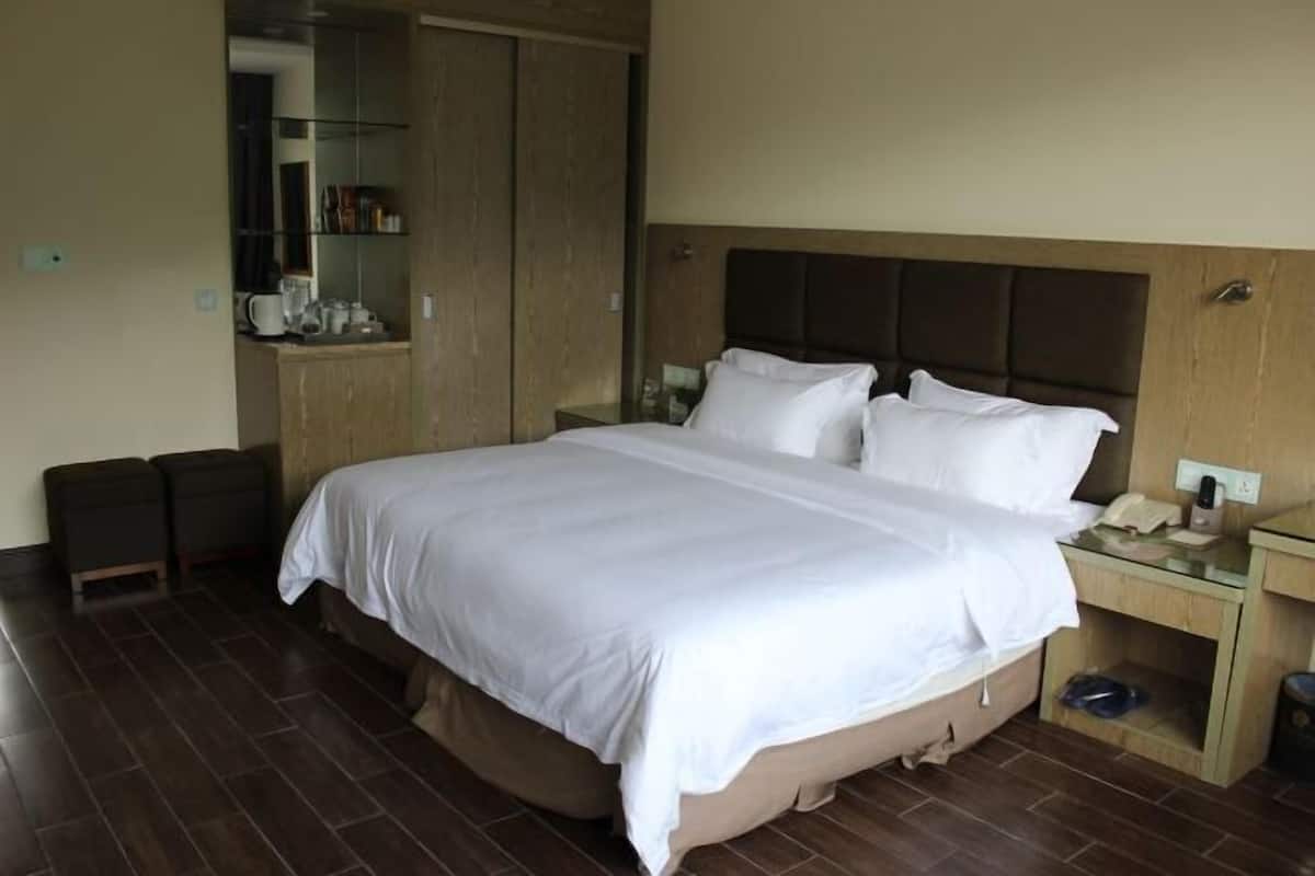 Cribs/infant beds