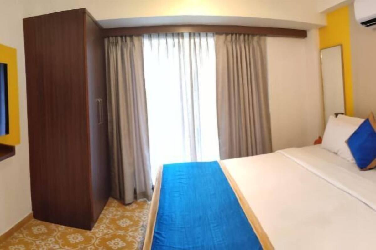 Betten mit Memory-Foam-Matratzen, individuell dekoriert