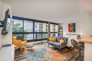 TV - 322 Waikiki Grand Hotel · 322 Waikiki Grand Hotel (Honolulu)