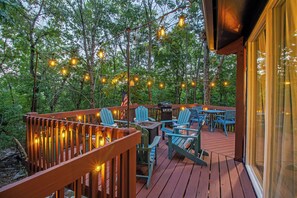 Outdoor dining - Hot Tub*Resort Rec Included*Pets*Games (McGaheysville)