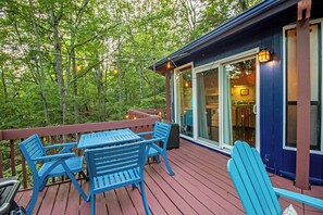 Outdoor dining - Hot Tub*Resort Rec Included*Pets*Games (McGaheysville)