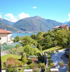 Property grounds - Il Borgo I , lake view sleeps 5 ... (Cremia)