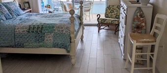 Beautiful 2/2 Villa close to Siesta, Phillipi Park and Hospital