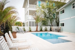 Een verwarmd zwembad