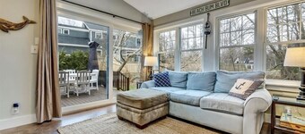 Steps to Dock Square & Gooch's Beach! Pets Welcome!