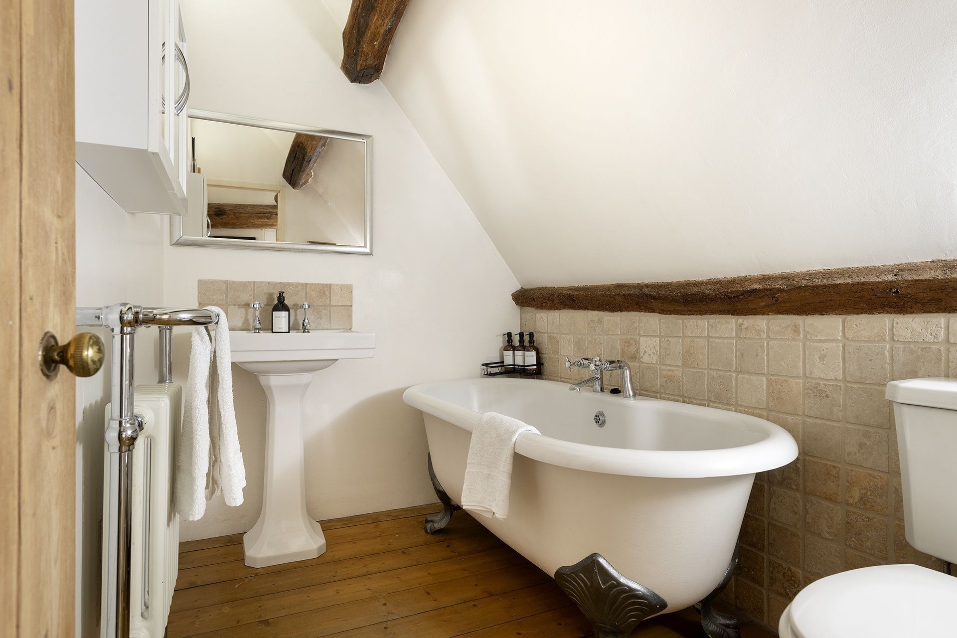 Bathtub, hair dryer