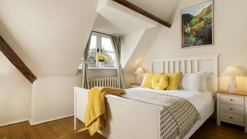 3 bedrooms, iron/ironing board, travel cot, WiFi