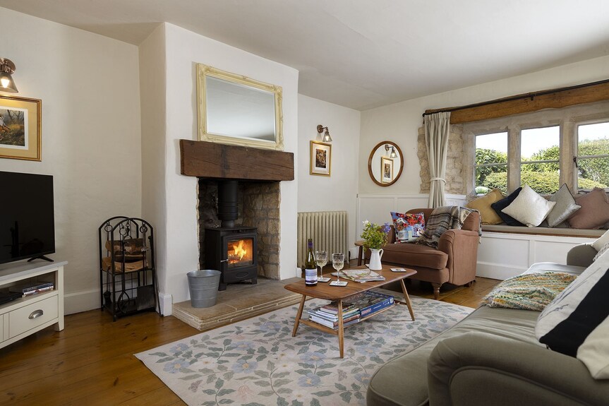 Primrose Cottage - A Cottage That Sleeps 6 Guests In 3 Bedrooms - Stroud, UK