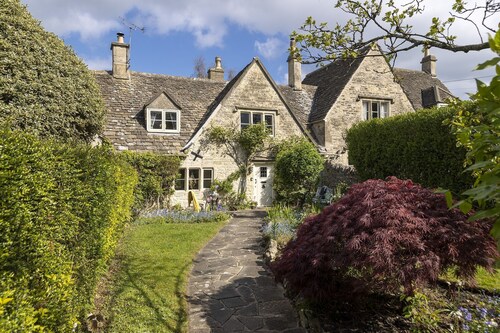 Primrose Cottage -  a cottage that sleeps 6 guests  in 3 bedrooms