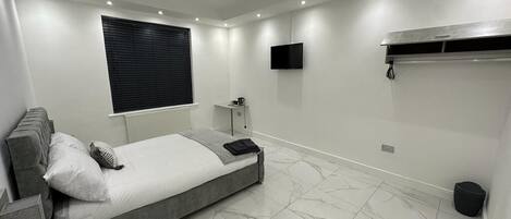 4 bedrooms, WiFi, bed sheets