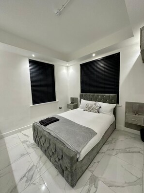 4 bedrooms, WiFi, bed sheets