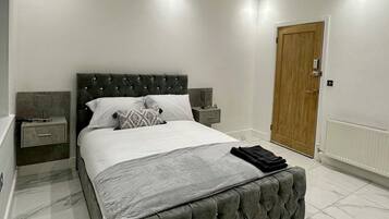 4 bedrooms, WiFi, bed sheets