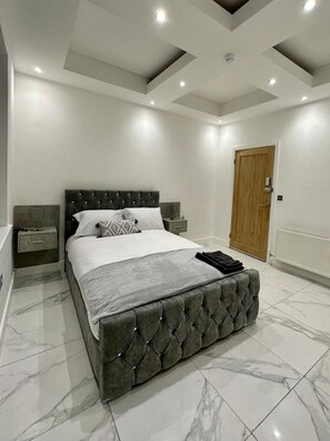 4 bedrooms, WiFi, bed sheets