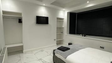 4 bedrooms, WiFi, bed sheets